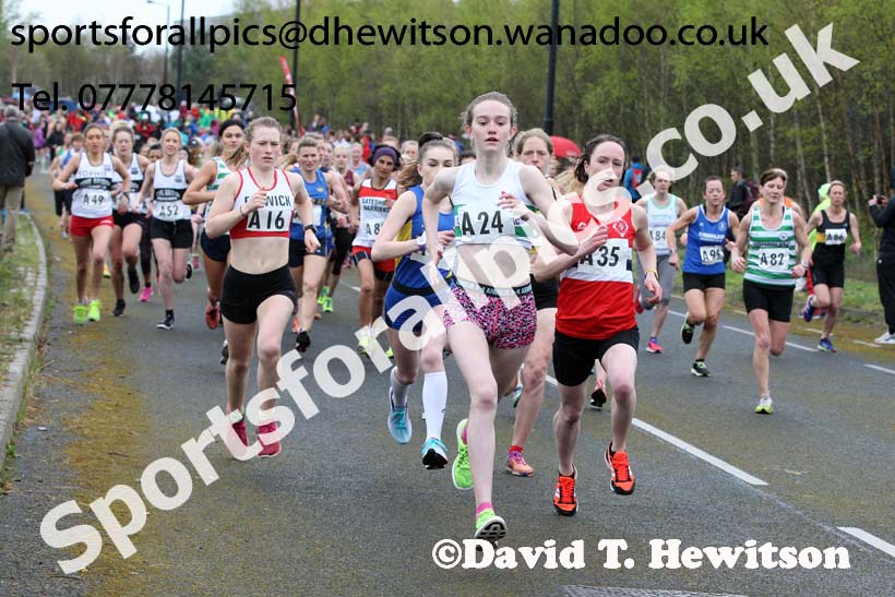 Senior womens relay, Elswick Good Friday Road Races. Photo: David T. Hewitson/Sports for All Pics